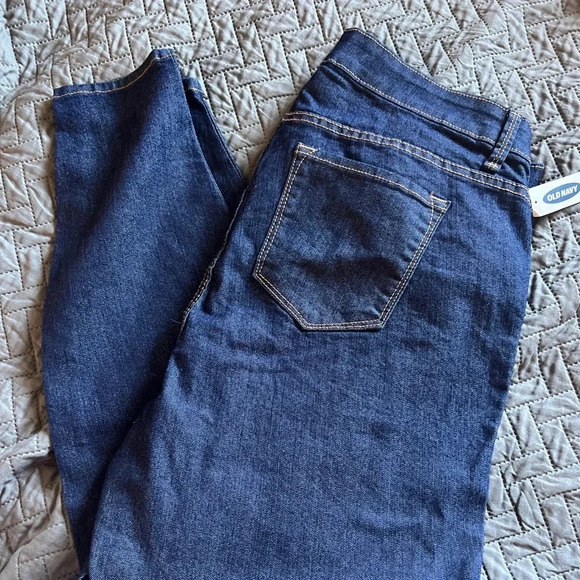Old Navy Super Skinny Crop Jeans - Picture 1 of 5